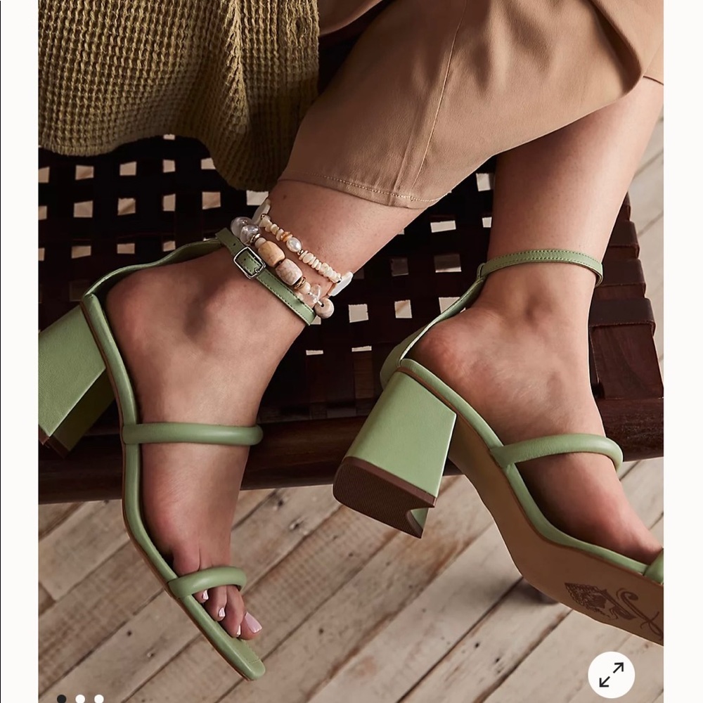 New in box Free People Parker Pillow Heels